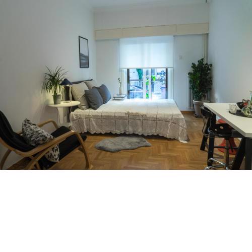 Comfy studio apartment very close to city centre