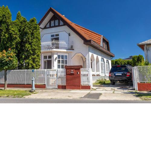 Compass Apartmanok I