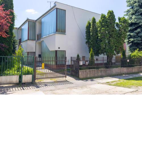 Compass Apartmanok III.