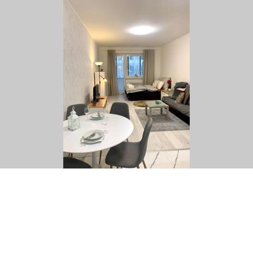 Completely renovated apartment next to lake.