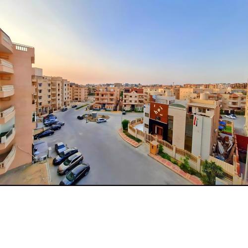 Complex Apts Near AUC And Malls