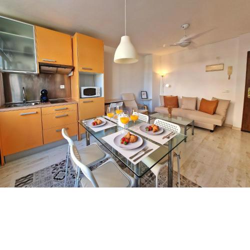 Confortable Apartamento en el Centro de Torremolinos con Parking