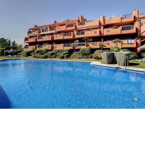 Confortable casa en Cabopino con piscina
