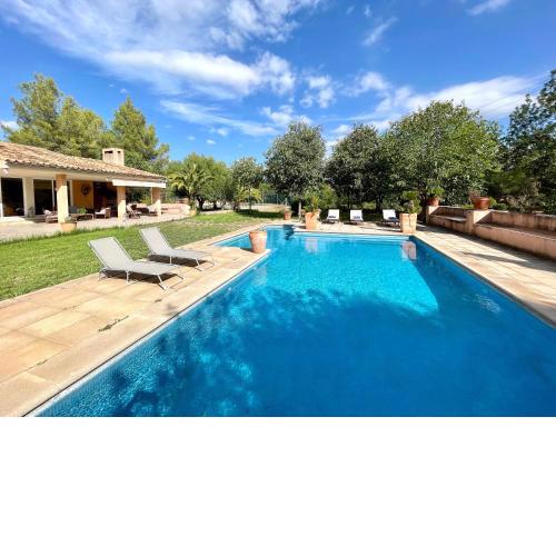 Confortable Chalet con piscina