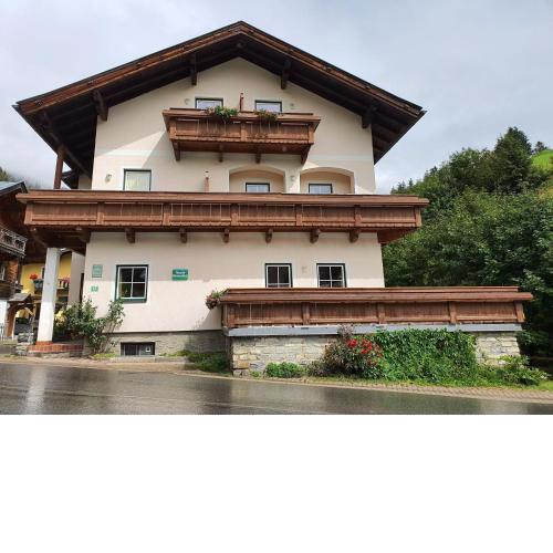 Congenial Apartment in Dienten am Hochkönig with Terrace