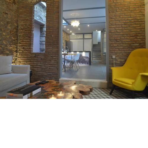 Contemporary Acropolis House