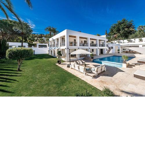 Contemporary Golf Villa Las Brisas Nueva Andalucia