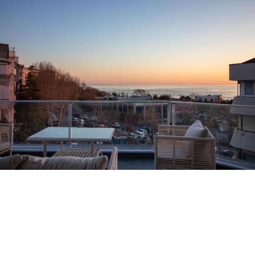 Contemporary Luxury 2BR w Views & Terrace in Moda