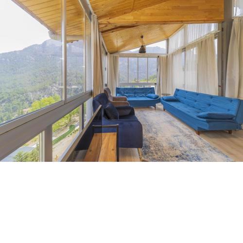 Convenient and Scenic Flat in Antalya