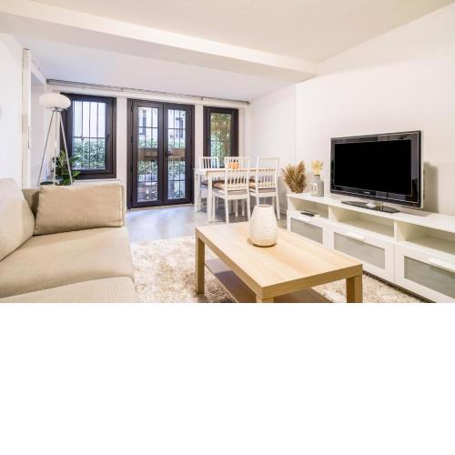 Convenient Flat w Garden 10 min to Galataport