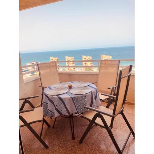 Coqueto apartamento con piscina y vistas al mar