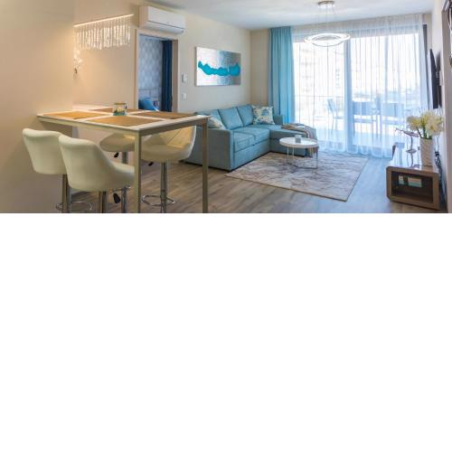Coral Luxury Apartment