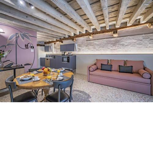 Corte Rubbi 5514 Canal View