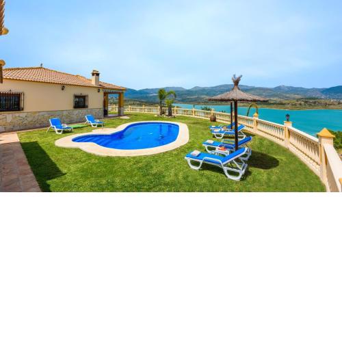 Cortijo Angela Vinuela by Ruralidays