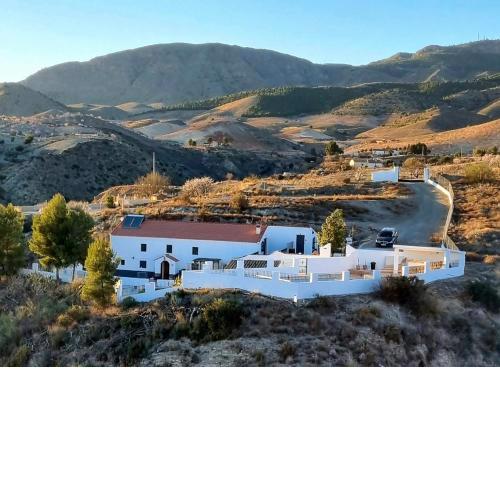 Cortijo naturista con vistas -Clothing optional