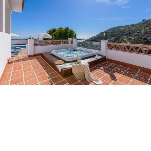 Cortijo Raíces Jurado Torrox by Ruralidays