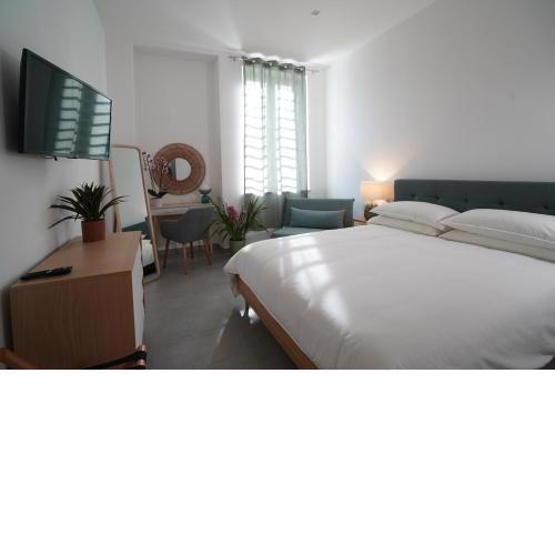 Cosmo 38 Luxury Apartments