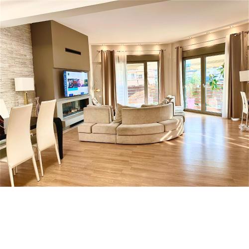 Cosy Apartment with parking near the city center