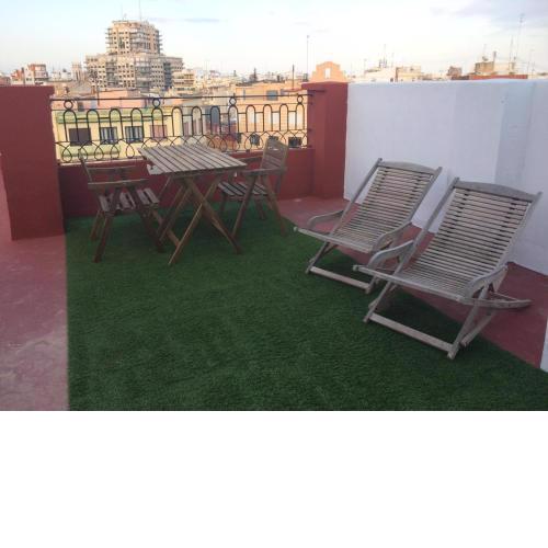 cosy apt terrace in downtown