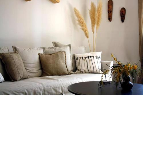 Cosy Cave Apartment by the sea