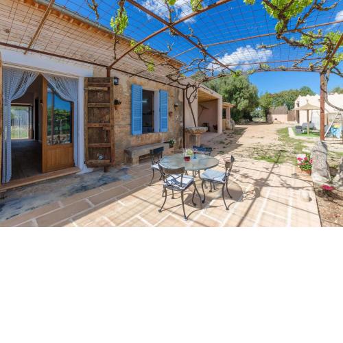Cosy Finca Son Julia with pool near Porreres