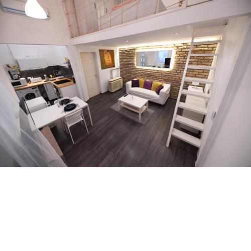 Cosy flat in Király street