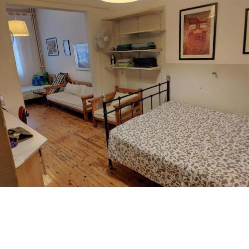 Cosy Open Large Studio By Roman Ruins Helexpo