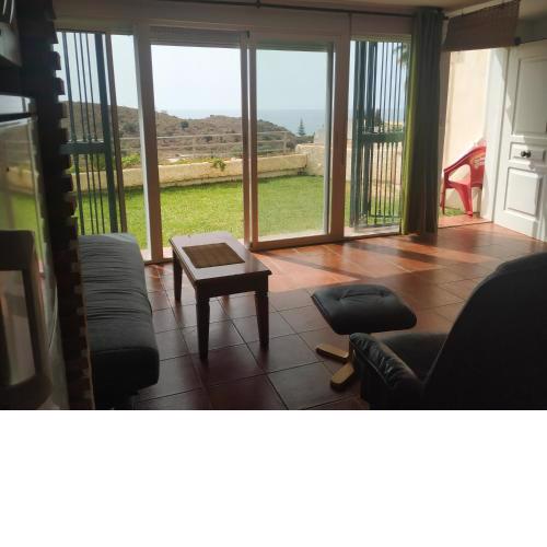 Cosy, quiet holiday flat with sea view