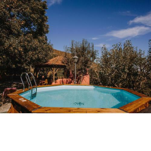 Country house 4-bedroom 10 pax with a private pool, in the mountains