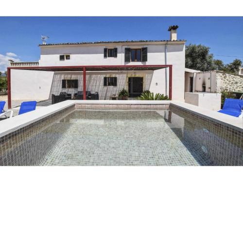 Country house with panoramic views and small pool in Inca