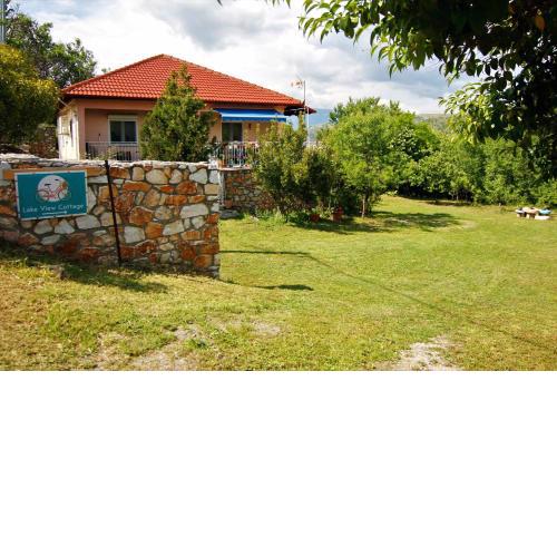 Countryside Cottage with Garden & Lake View