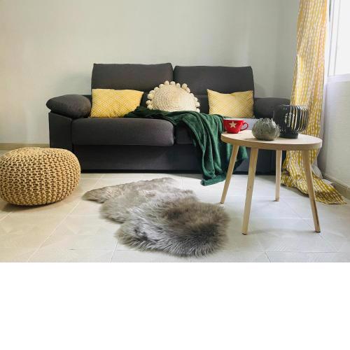 Cozy 2-Bedroom Serviced Apartment with Netflix