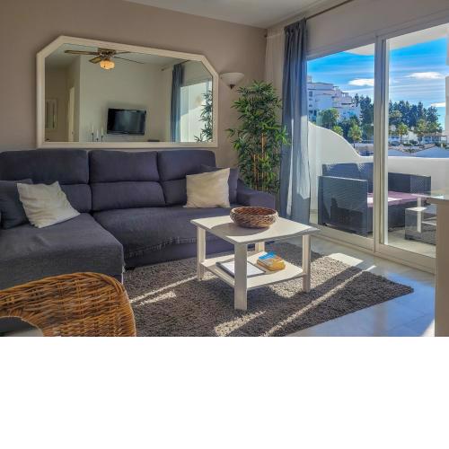 Cozy 2BR apt with sea views WIFI AC PARKING