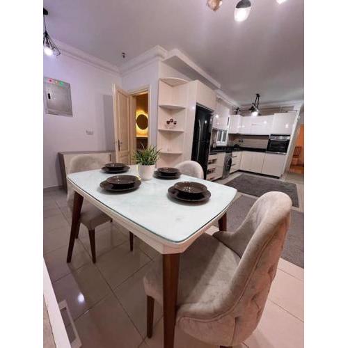 Cozy 3-BR Hotel APt In Madinaty