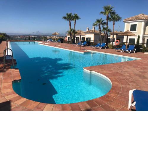 Cozy 4 Room Ap with Whirlpool,3min drive to the beach