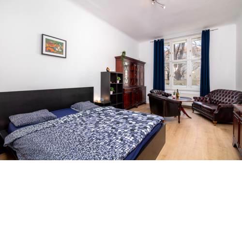 Cozy and Classy Apartment in the Old Town