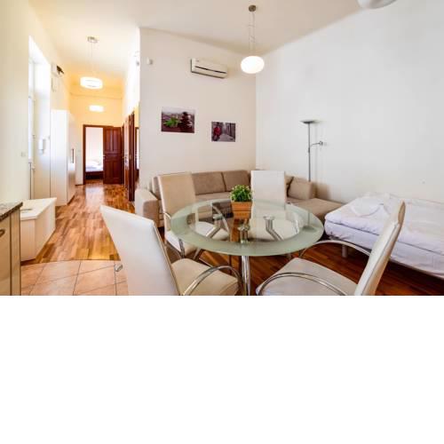 Cozy and modern 'Phoenix' Apartment in Downtown!