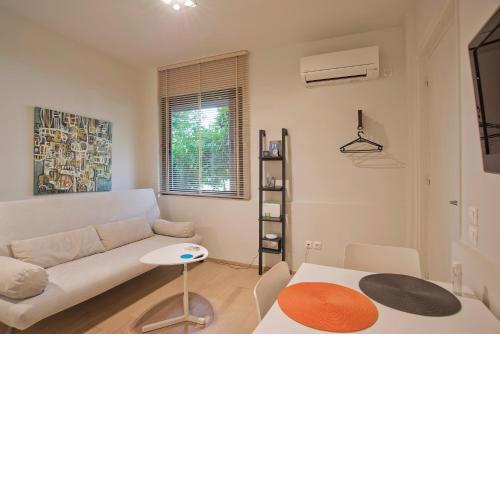 Cozy and modern studio next to the sea