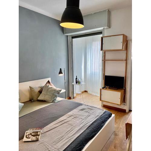 Cozy Apartment 3 km away from Duomo