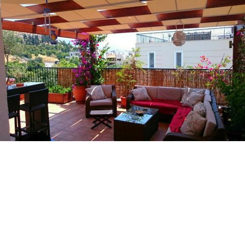 Cozy apartment in Acropolis with roof garden
