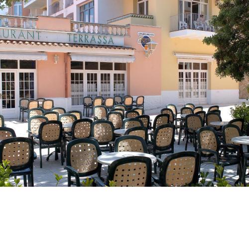 Cozy Apartment in Empuriabrava with Swimming Pool