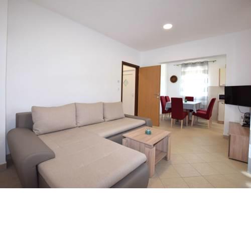 Cozy Apartment in Pula near Beach