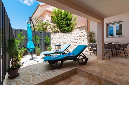 Cozy Apartment STELA - Private terrace & Parking