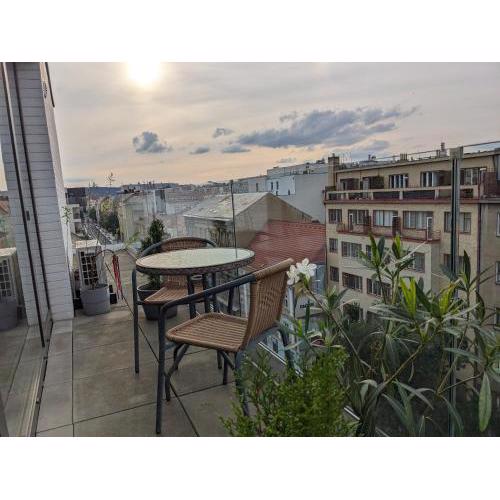 Cozy Apartment with Big Terrace in Central Prague - Karlín