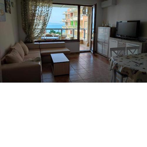 Cozy apartment with sea view in Pomorie