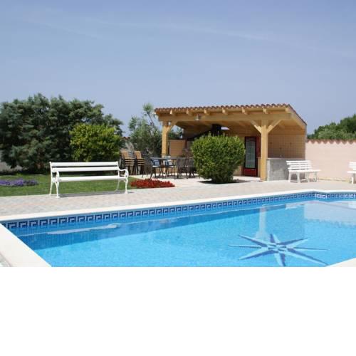 Cozy Apartment with Swimming Pool in Banjole
