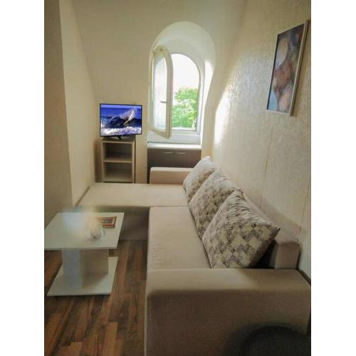 Cozy Apartment with Terrace Near the Beach and Park