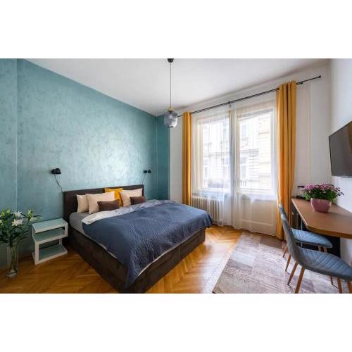 Cozy apt in the centre w/balcony