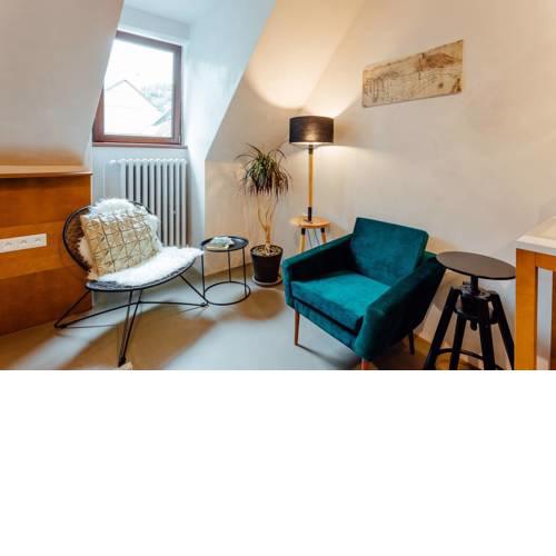 Cozy Blue House Apartment in heart of Old Town