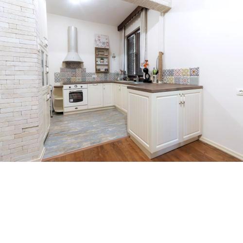 Cozy Central Condo with Free Dedicated Parking